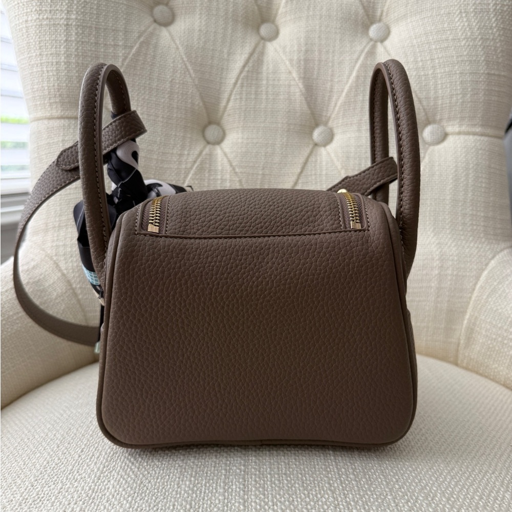 Designer-inspired Lindy Mini in Etoupe (gray-brown) - Picture 4 of 9